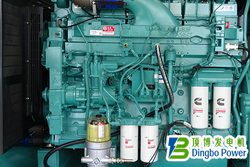 550KW康明斯柴油發(fā)電機組1