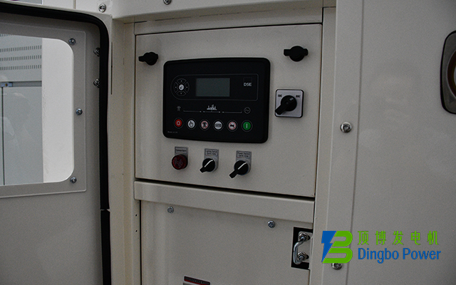 400KW康明斯靜音箱式柴油發(fā)電機組4